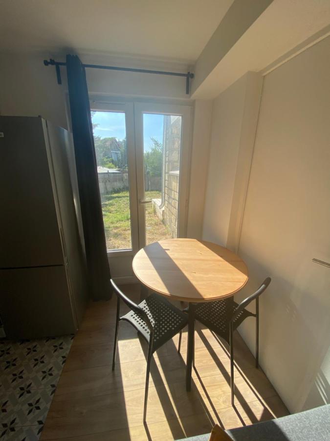 Une pause en Ile de France - 450 M RER E Villiers-sur-Marne Extérieur photo